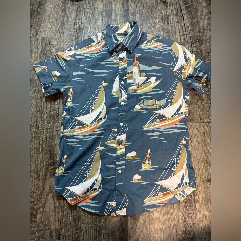 J Crew Shirt Mens Small Blue Hawaiian Boat Sailing Fishing Beach Ocean